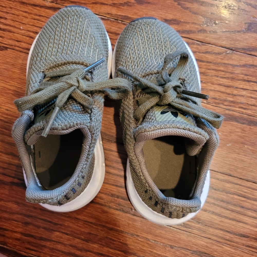 Used Adidas toddler sneakers